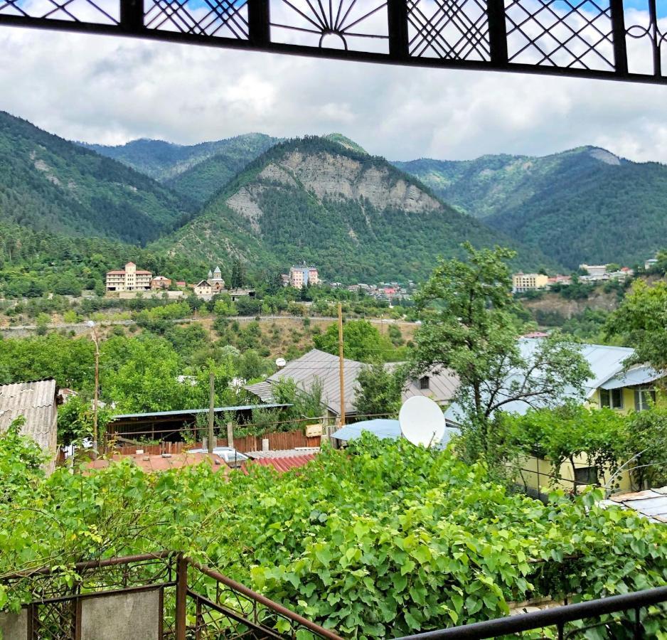 Achela'S Guesthouse Borjomi Eksteriør bilde